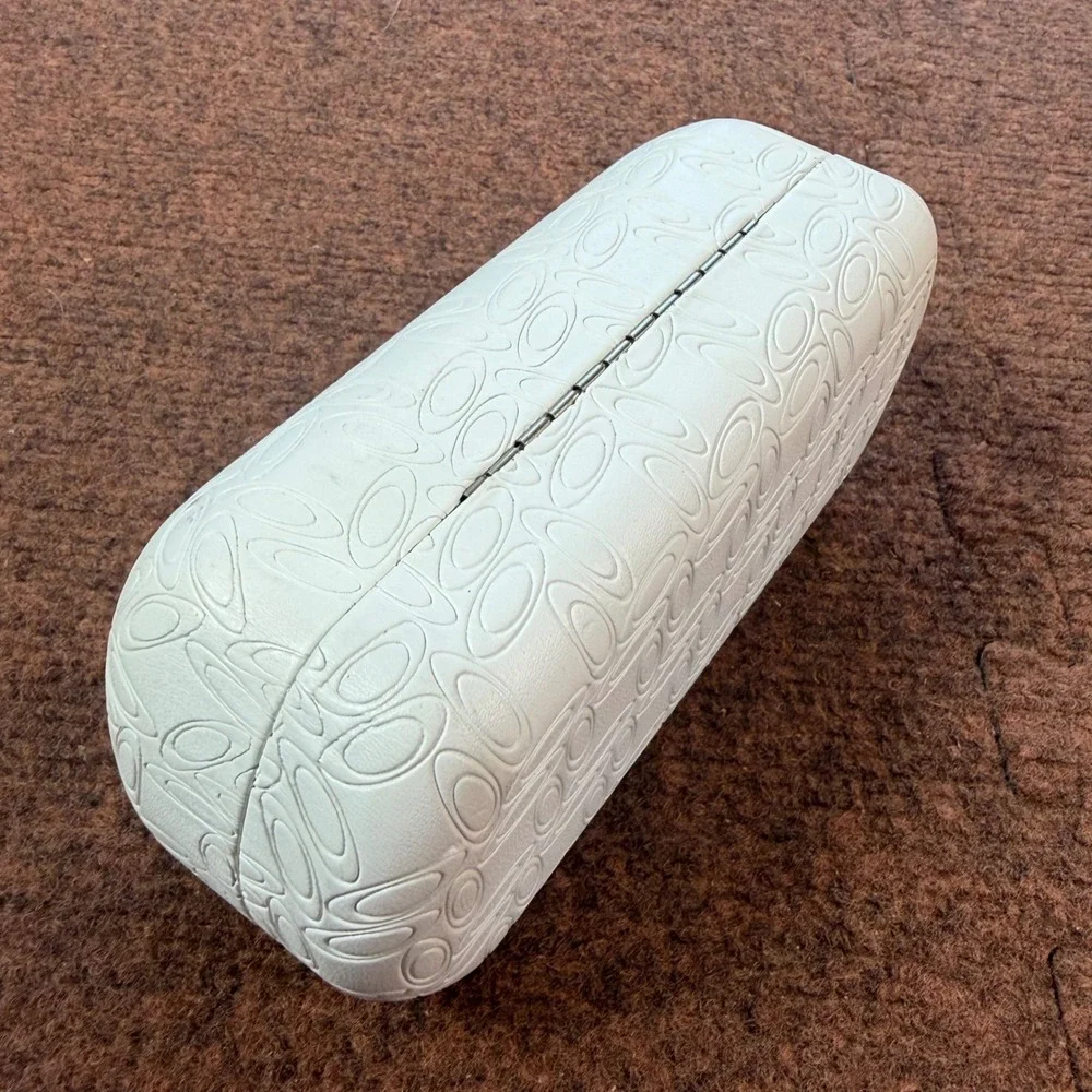 Rare nice B+ Oakley White Embossed Ellipse Logo Hard Shell Sunglasses Case Vault